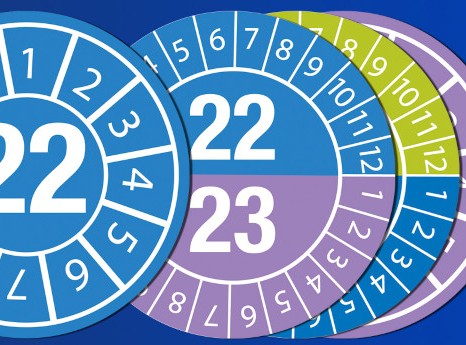 Gesetzeskonforme Pruefplaketten